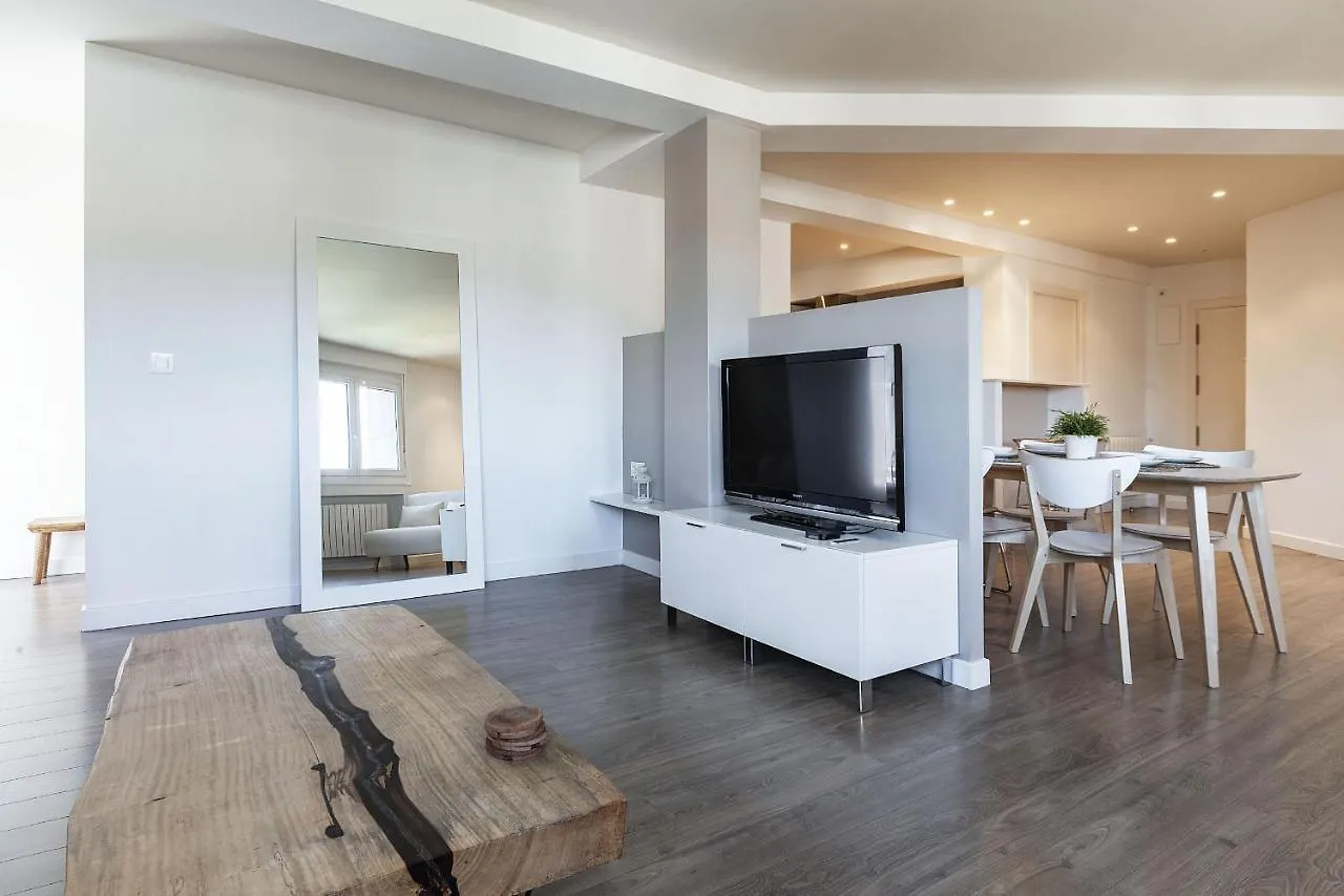 Always Easy - Luna Apartment San Sebastian Spain